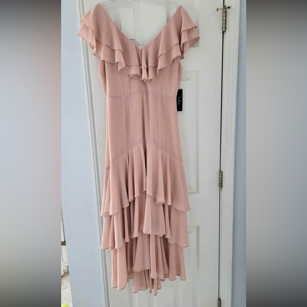 Lulu’s blush pink dress